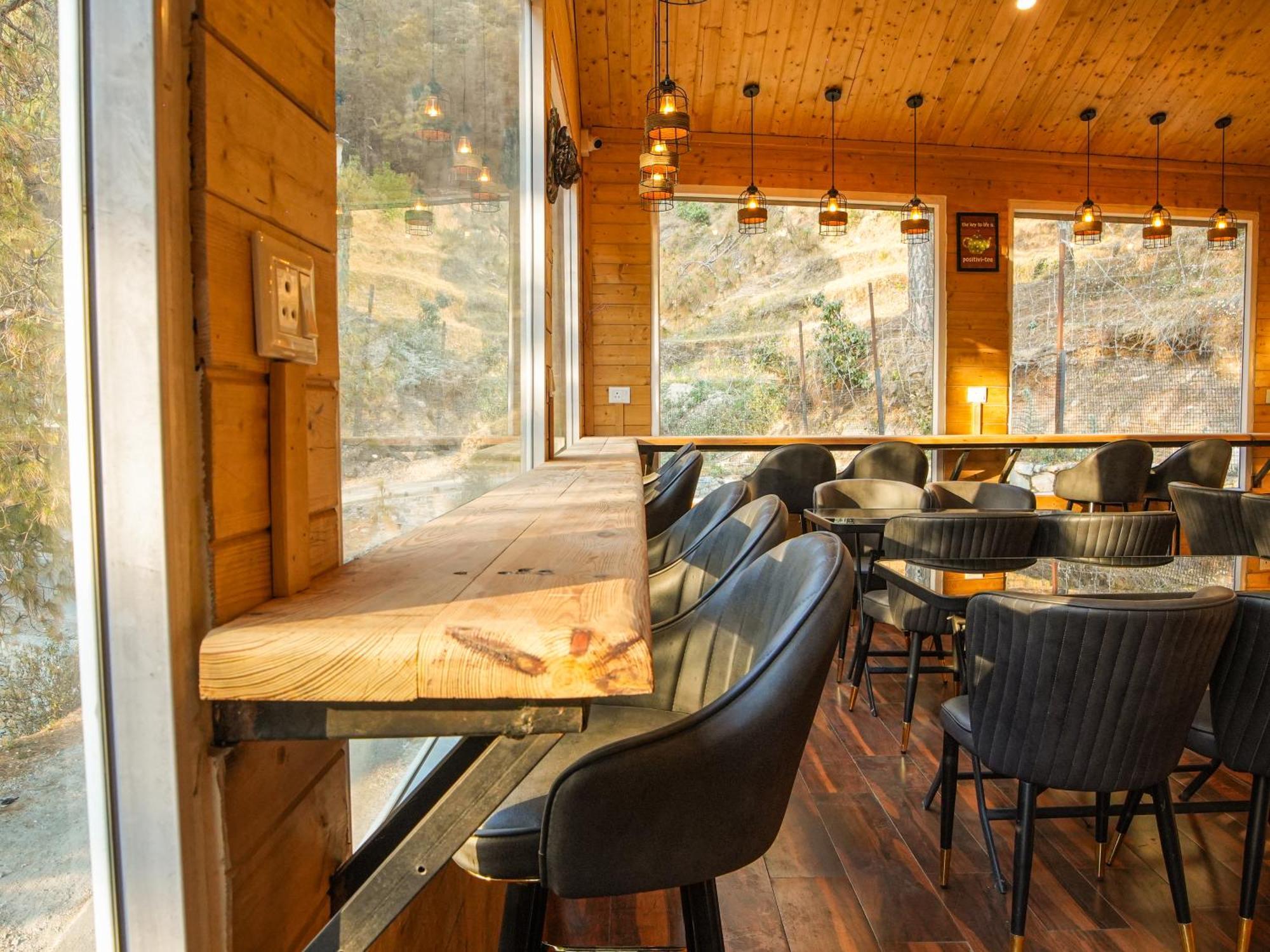 Thehimalayanliving Whistling Pines Hotell Mukteshwar Exteriör bild