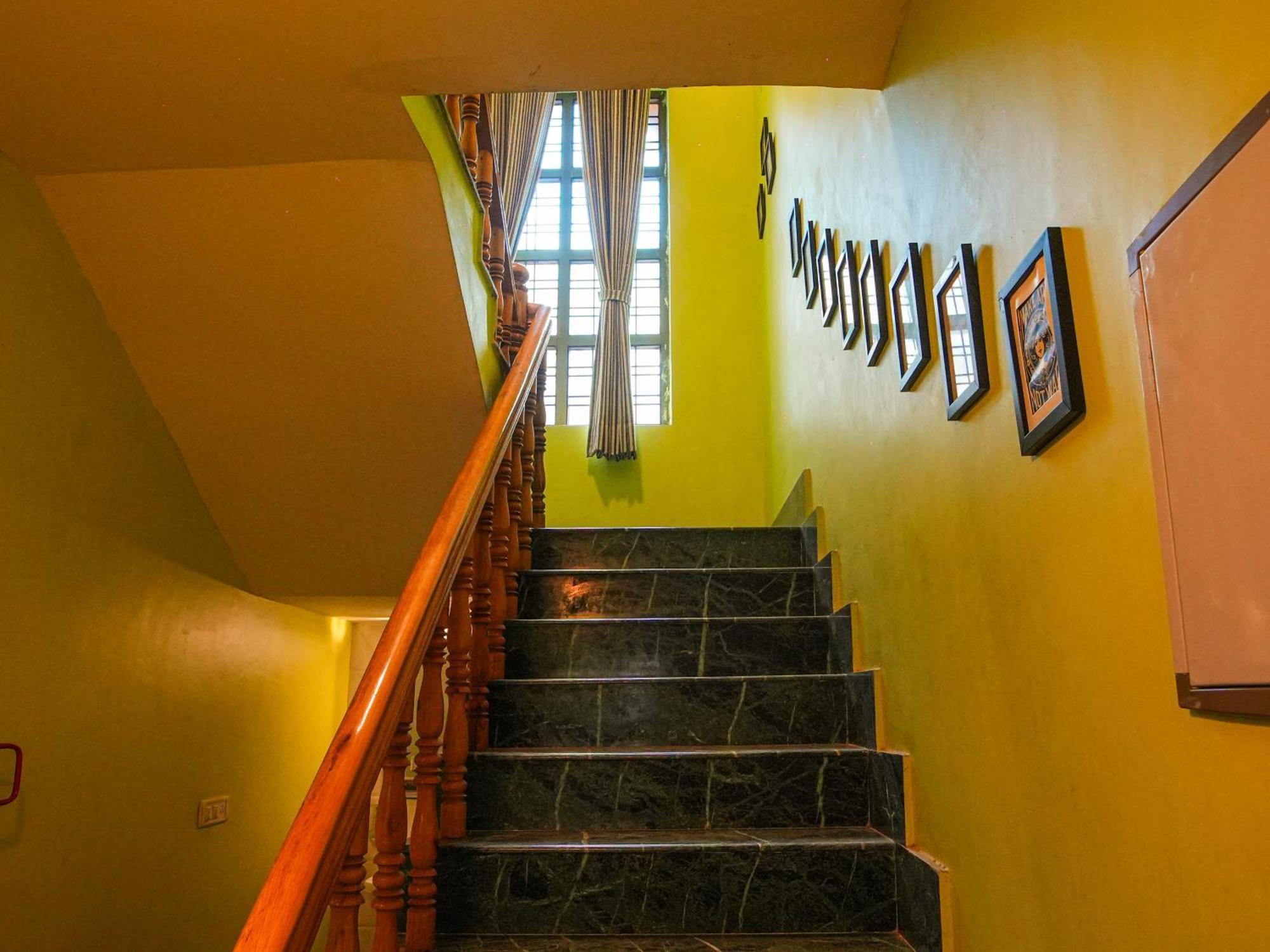 Thehimalayanliving Whistling Pines Hotell Mukteshwar Exteriör bild
