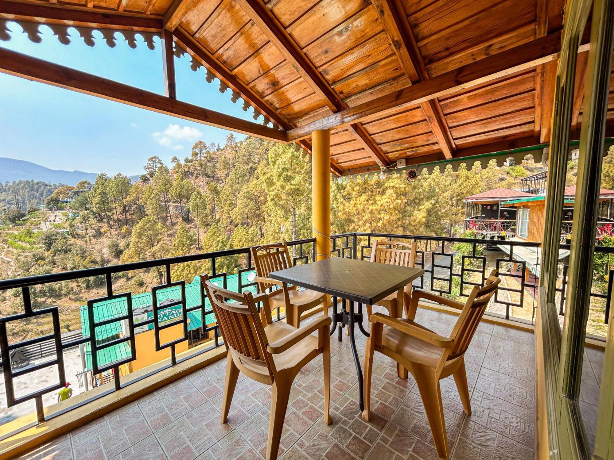 Thehimalayanliving Whistling Pines Hotell Mukteshwar Exteriör bild