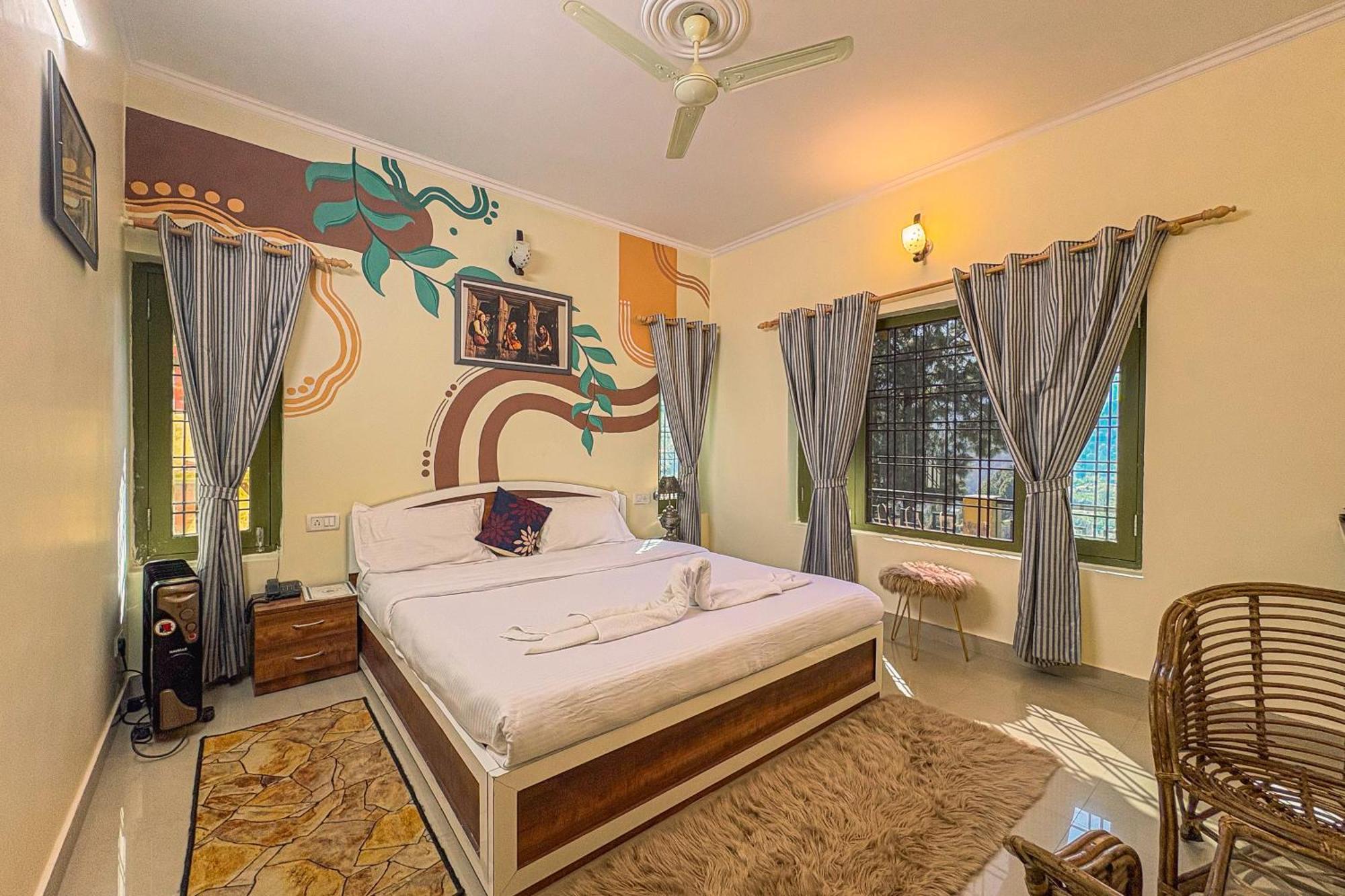 Thehimalayanliving Whistling Pines Hotell Mukteshwar Exteriör bild