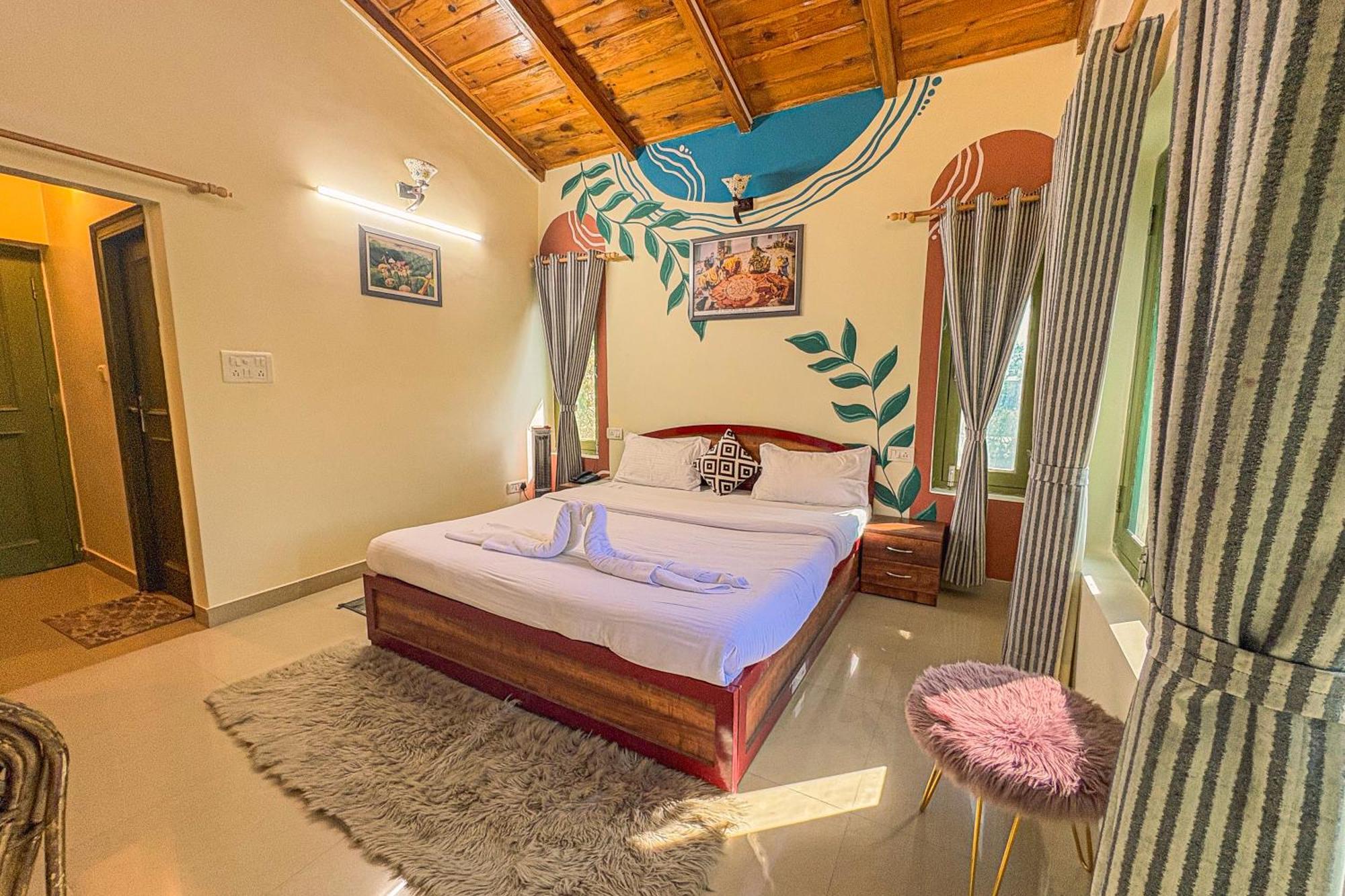 Thehimalayanliving Whistling Pines Hotell Mukteshwar Exteriör bild