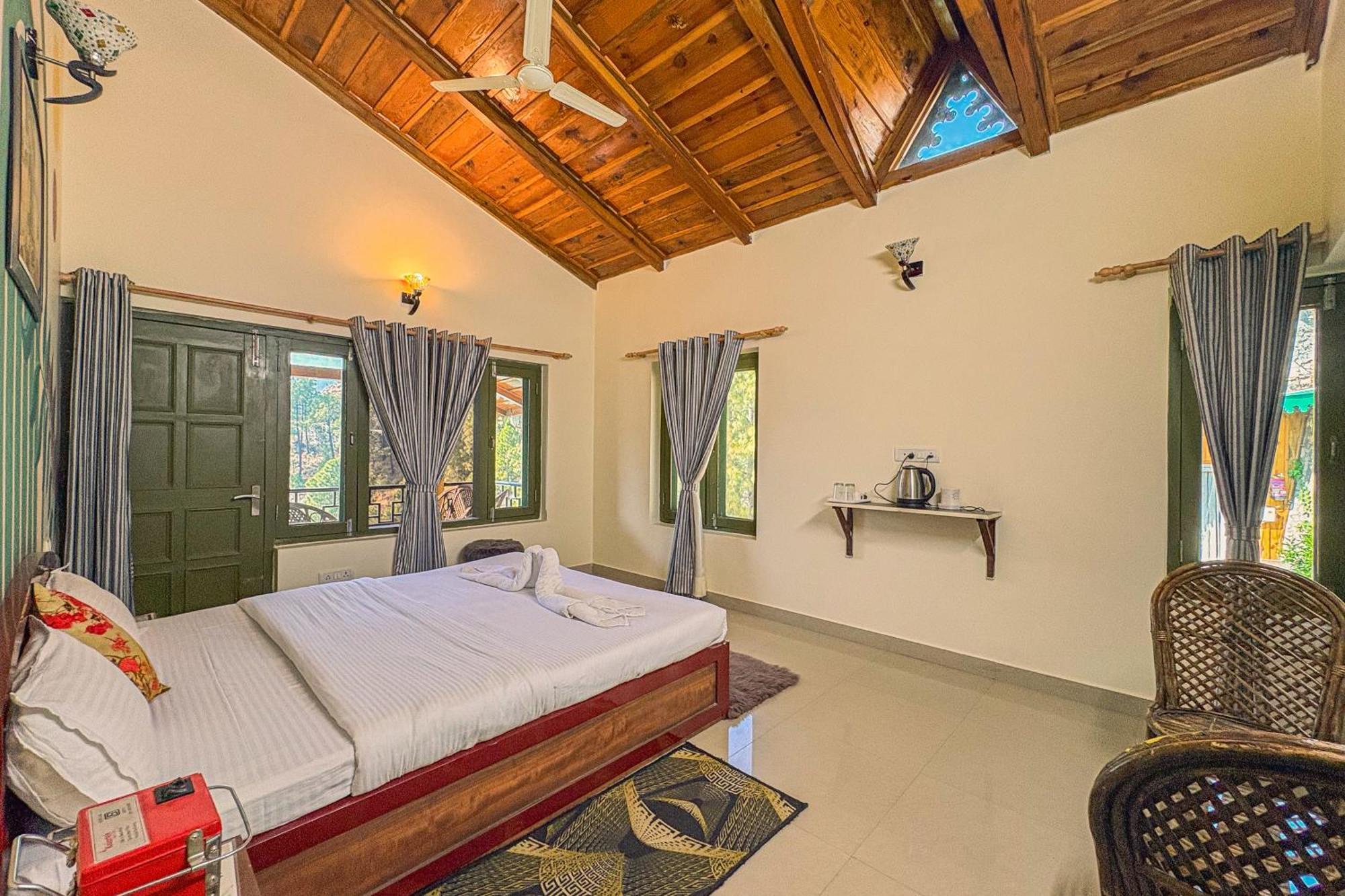 Thehimalayanliving Whistling Pines Hotell Mukteshwar Exteriör bild